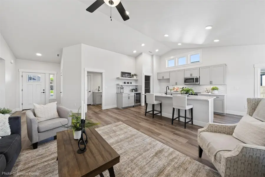 4323 W Redhead Ave, Moses Lake, WA 98837 - #3