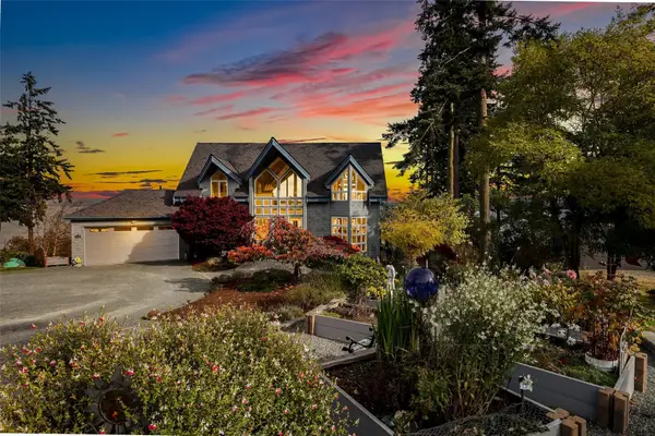 25180 State Route 525, Greenbank, WA 98253
