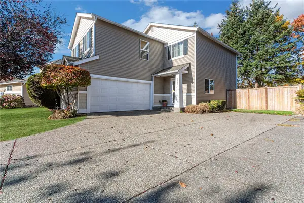 1386 Hudson St, Dupont, WA 98327