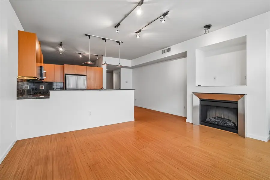17 W Mercer Street #213, Seattle, WA 98119 - #2