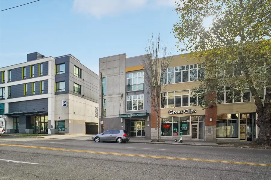 17 W Mercer Street #213, Seattle, WA 98119 - #3