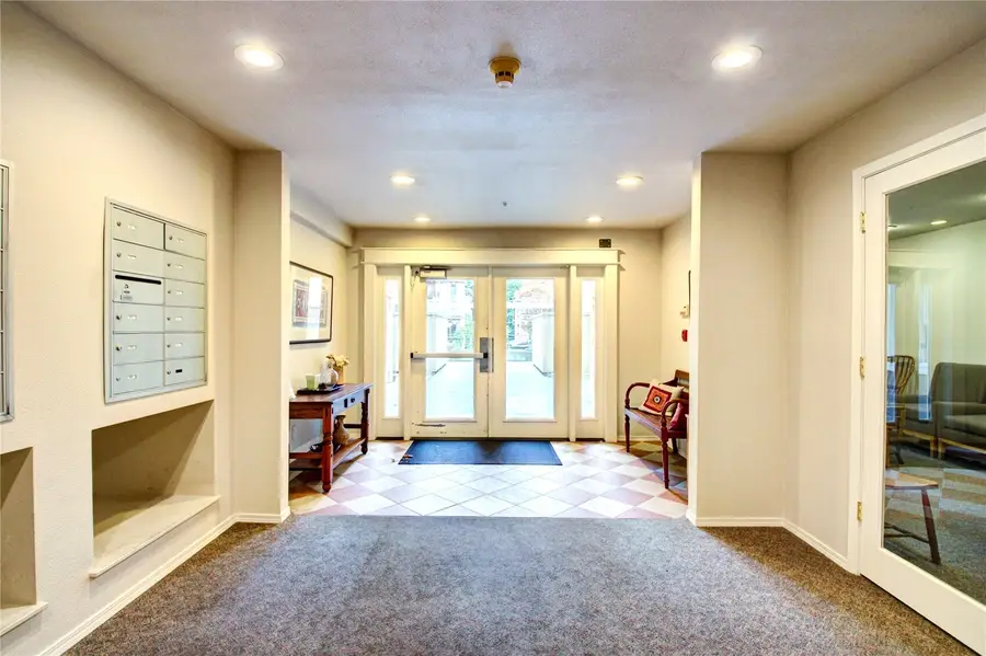 12034 15th Avenue Ne #208, Seattle, WA 98125 - #2