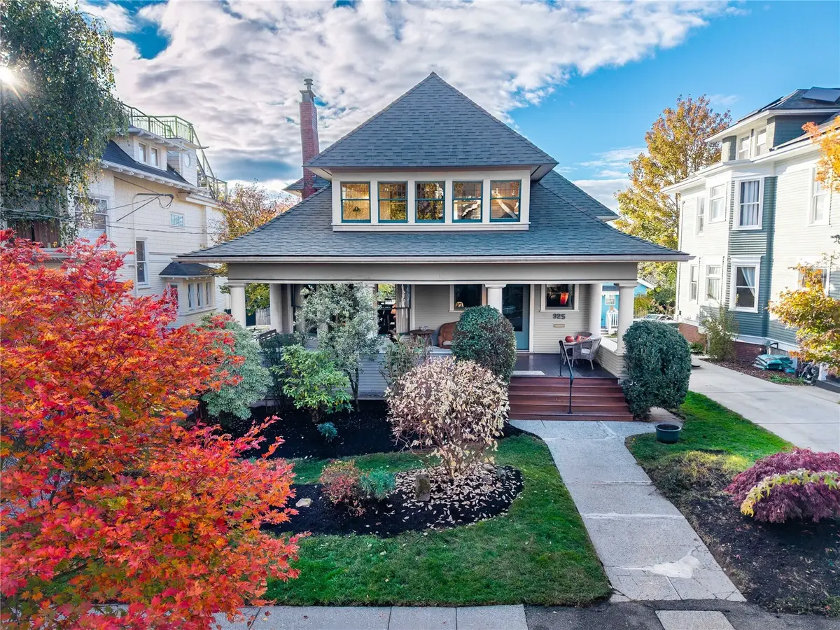 925 12th Avenue E, Seattle, WA 98102 - #1