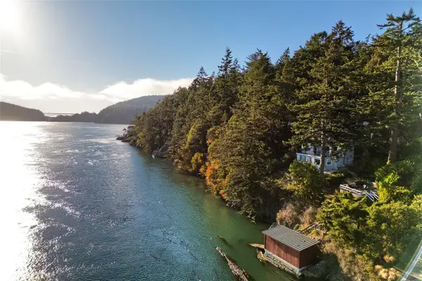 15709 Yokeko Drive, Anacortes, WA 98221