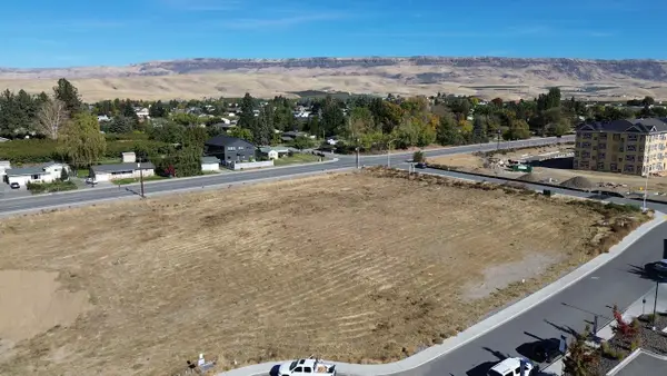 2273 S Nevada Court, East Wenatchee, WA 98802