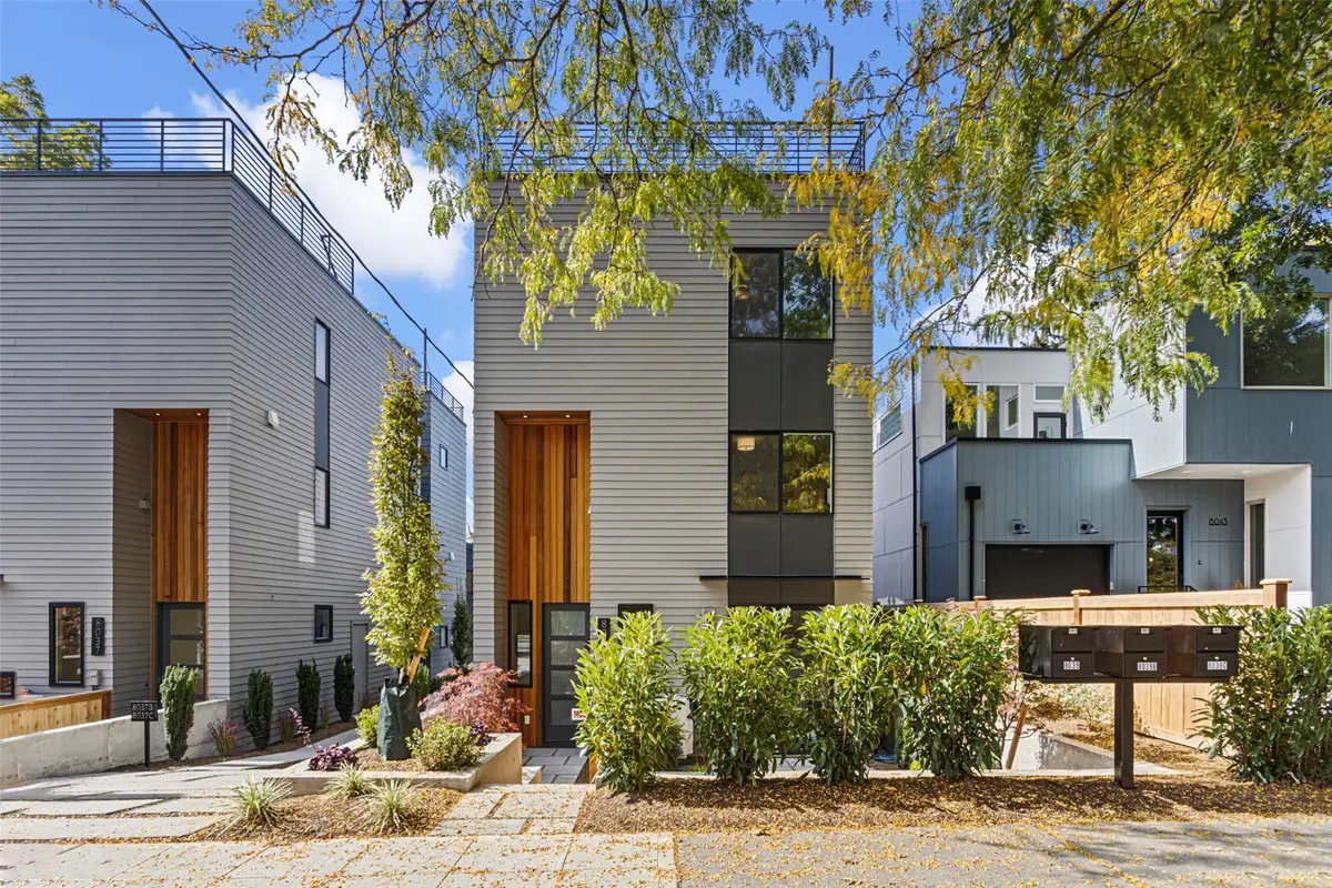 8039 Wallingford Avenue N, Seattle, WA 98103 - #1
