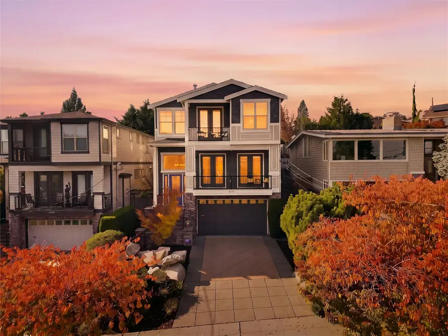 2517 25th Avenue W, Seattle, WA 98199 - #2