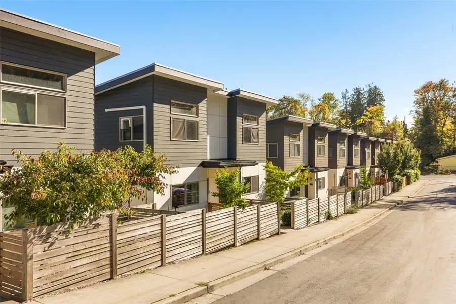 8704 42nd Avenue S, Seattle, WA 98118 - #3