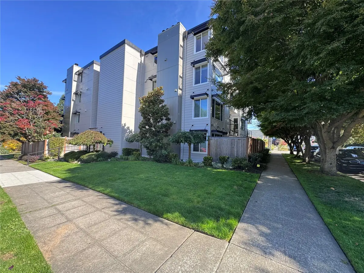 4118 SW College Street #404, Seattle, WA 98116 - #1