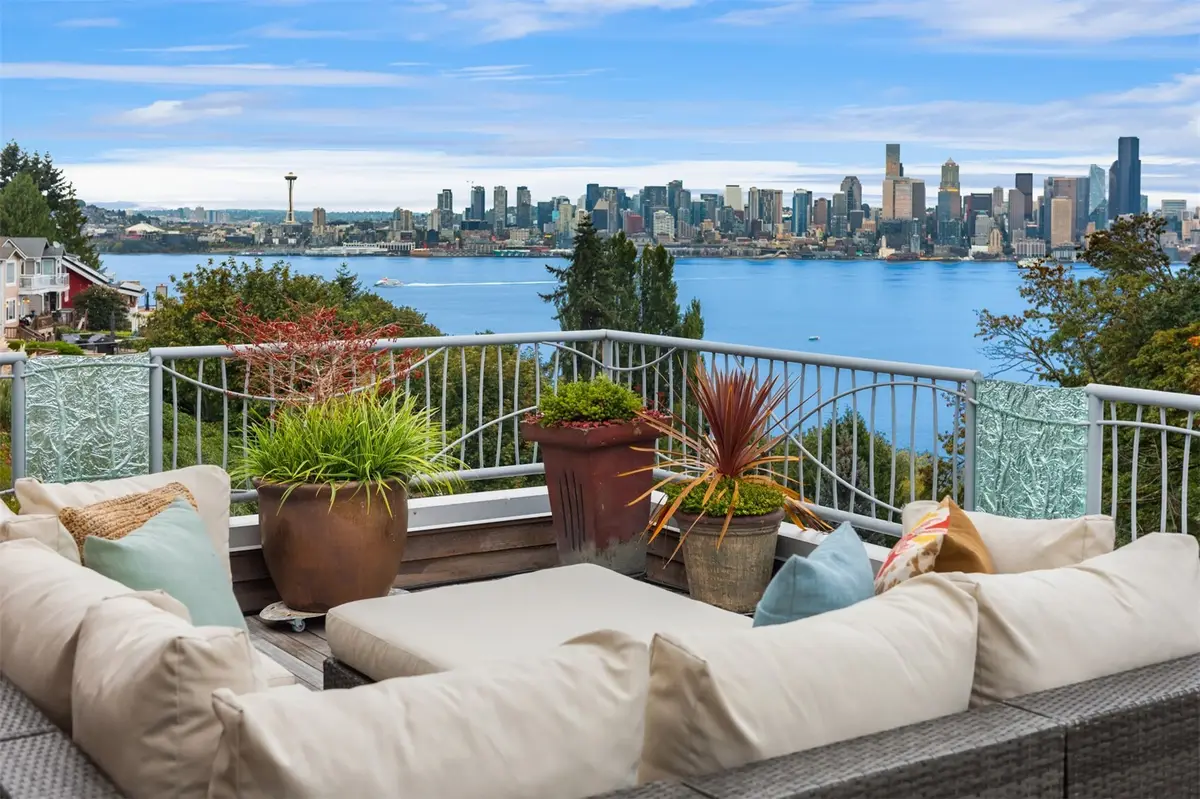 1718 Palm Avenue Sw, Seattle, WA 98116 - #1