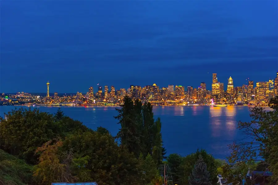 1718 Palm Avenue Sw, Seattle, WA 98116 - #2