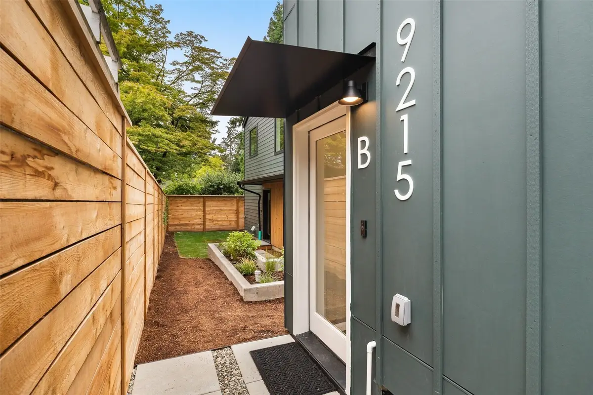9215 12th Avenue Ne #B, Seattle, WA 98115 - #1