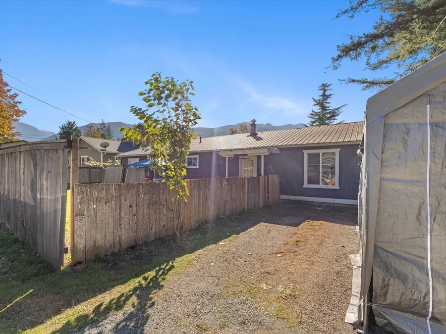 604 Orchard Avenue, Gold Bar, WA 98251 - #3