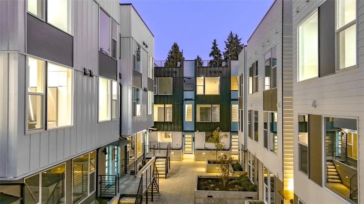 12516 35th Avenue Ne #F, Seattle, WA 98125 - #1