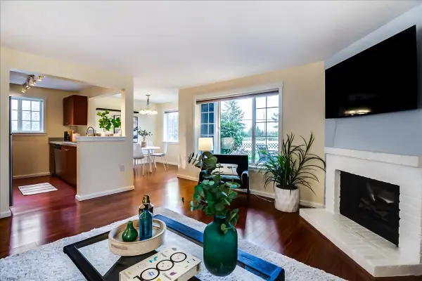 12404 E Gibson Road #D101, Everett, WA 98204