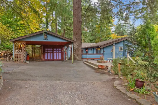 18404 47th Place Ne, Lake Forest Park, WA 98155