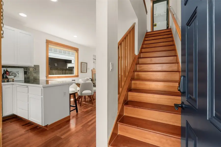 9121 23rd Avenue Ne, Seattle, WA 98115 - #3
