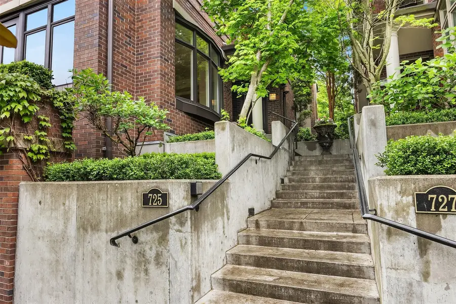 725 Harvard Avenue E, Seattle, WA 98102 - #3