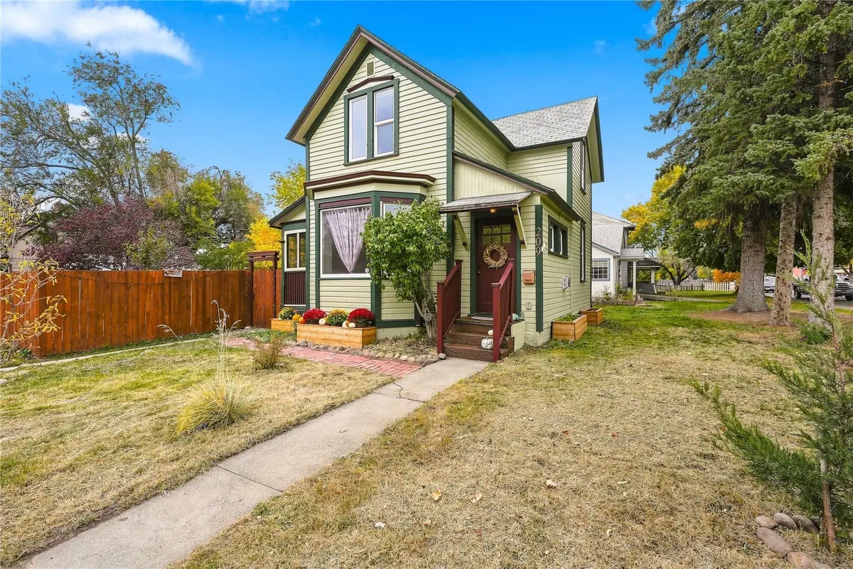 209 E Capitol Avenue, Ellensburg, WA 98926 - #1