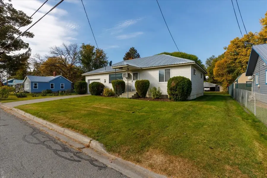 120 Locust Ave S, Tonasket, WA 98855 - #3
