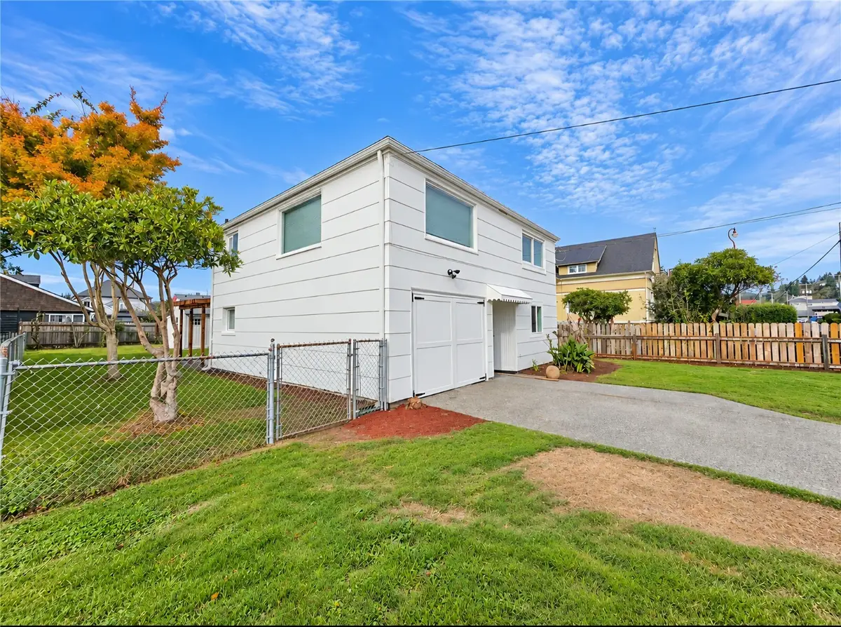 720 7th Street, Hoquiam, WA 98550 - #1