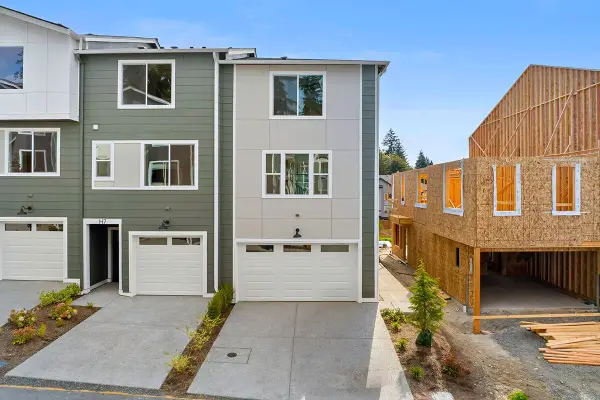 16823 Alder Way #M1, Lynnwood, WA 98037