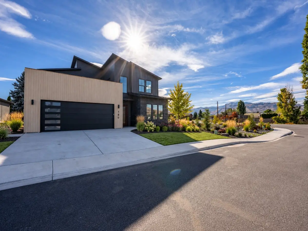 180 Chadwick St Nw, East Wenatchee, WA 98802 - #1