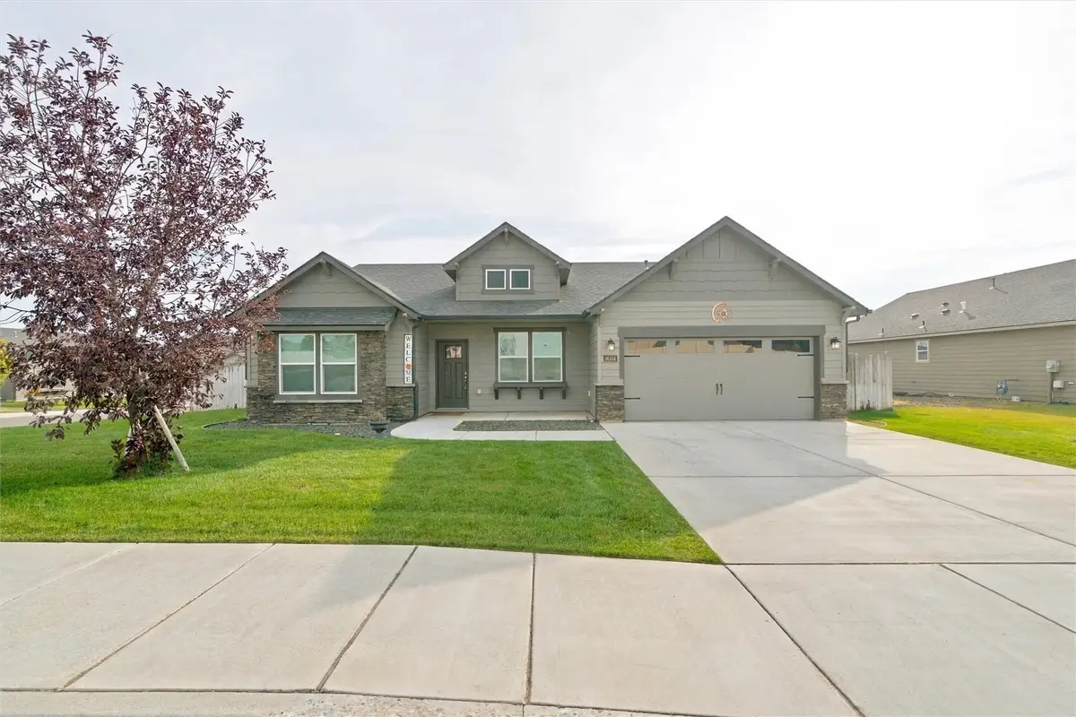 8004 Cassiar Drive, Pasco, WA 99301 - #1