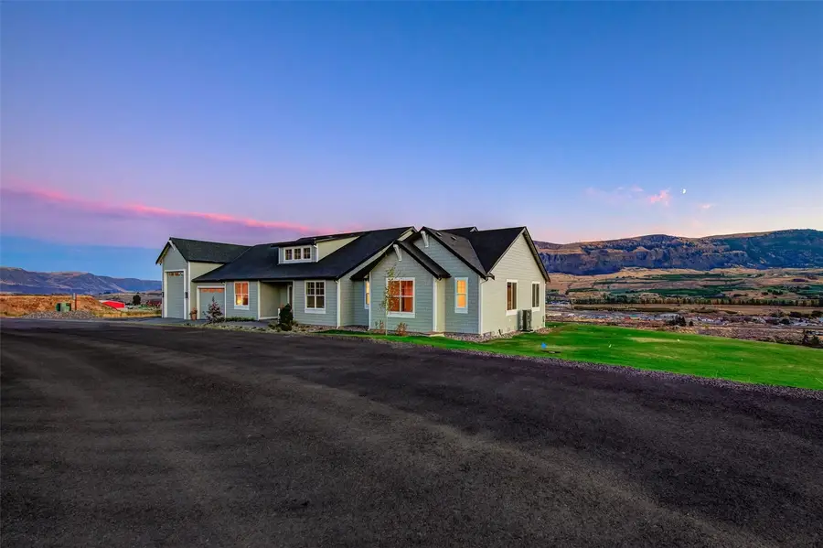 114 S Valiant Drive, East Wenatchee, WA 98802 - #2