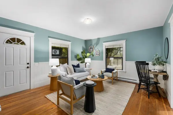 8106 8th Avenue Nw, Seattle, WA 98117