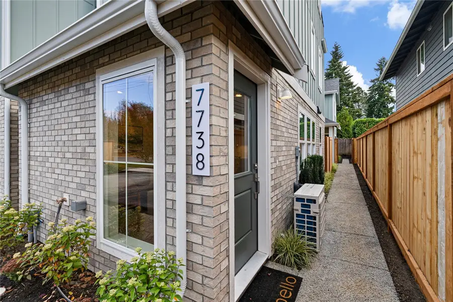 7738 36th Avenue Ne, Seattle, WA 98115 - #3