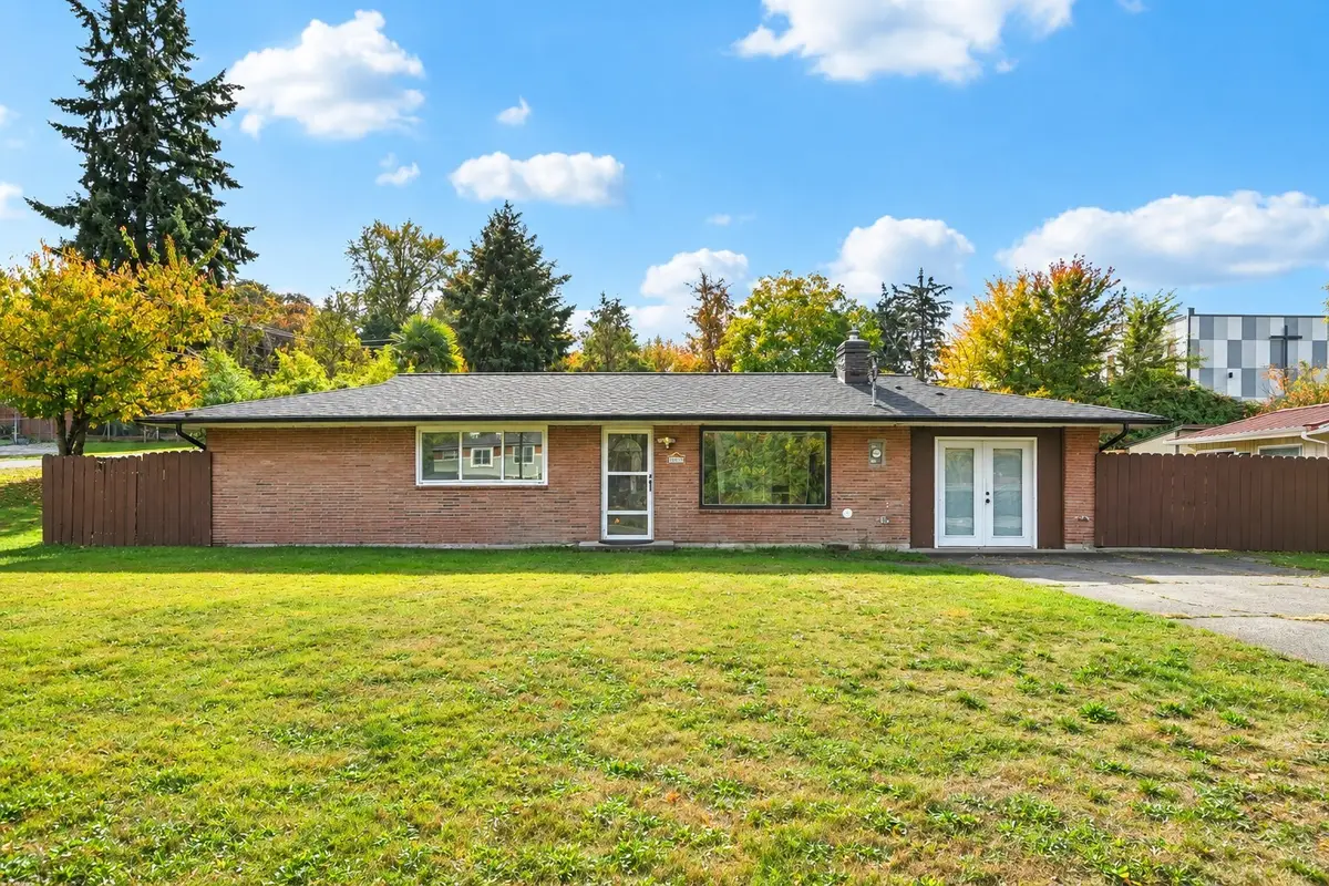 1649 S 223rd Street, Des Moines, WA 98198 - #1