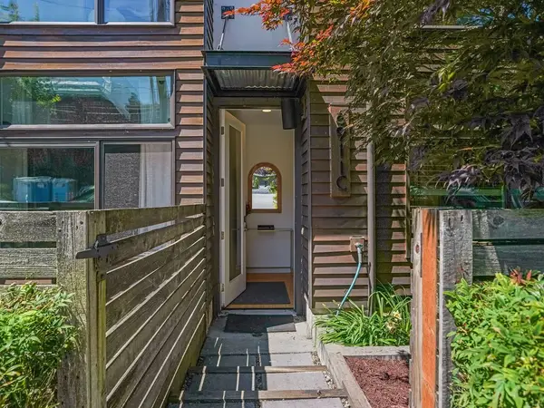6911 California Avenue Sw, Seattle, WA 98136