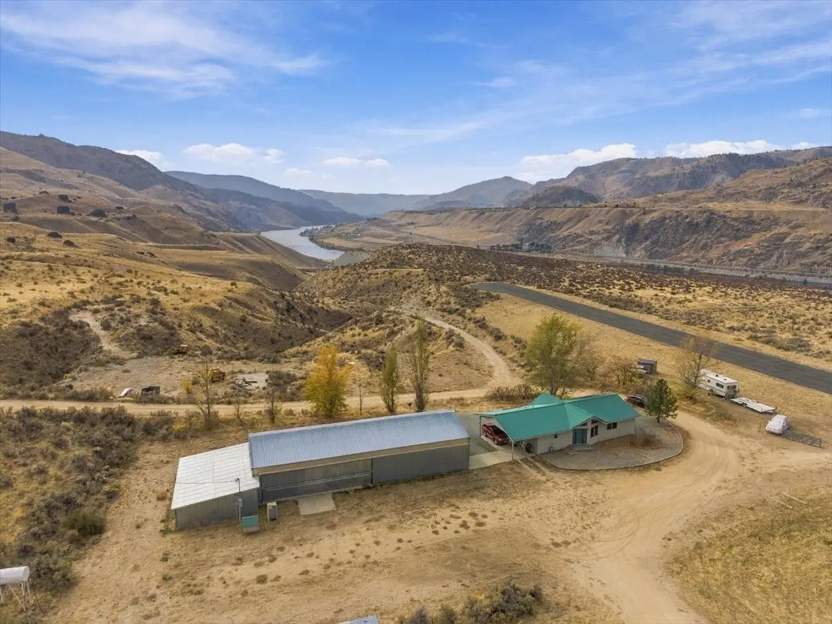685 NW Road 20 Road, Waterville, WA 98858 - #1