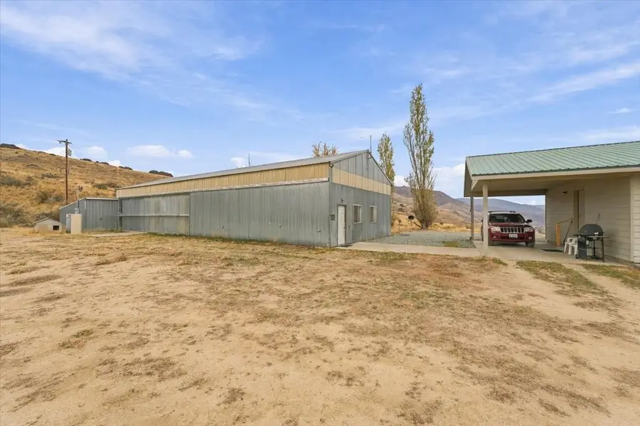 685 NW Road 20 Road, Waterville, WA 98858 - #3