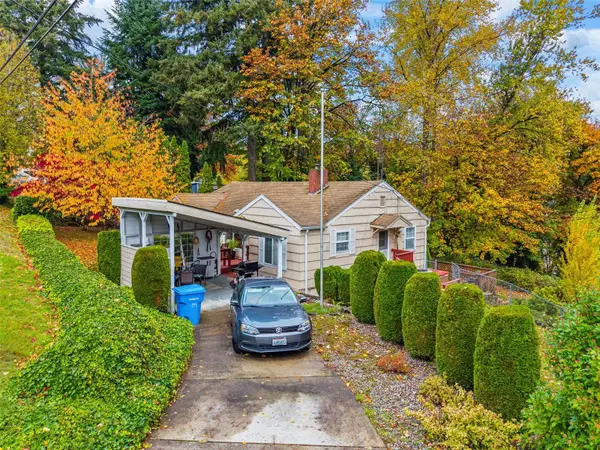 126 Old Beacon Hill Drive, Longview, WA 98632