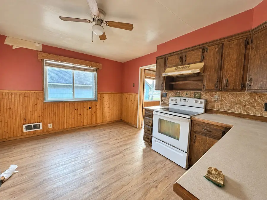 1015 Maple Street, Hoquiam, WA 98550 - #3