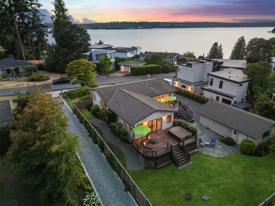 916 18th Avenue W, Kirkland, WA 98033 - #2