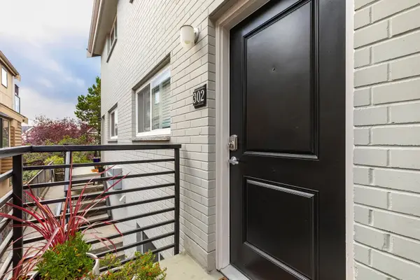 2818 NW 56th Street #302, Seattle, WA 98107