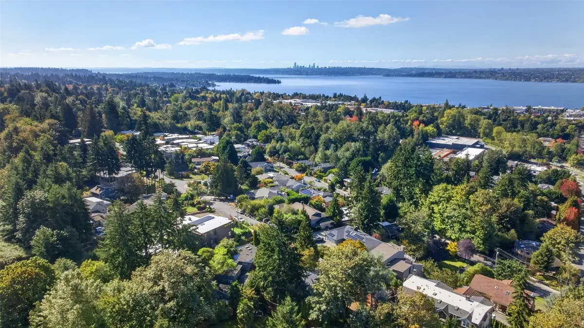 7828 115th Place Ne, Kirkland, WA 98033 - #1