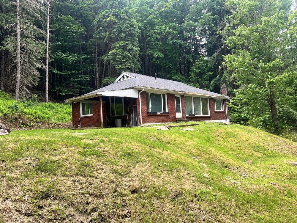 16 Fuller Hollow Road, BINGHAMTON, NY 13903 ERA