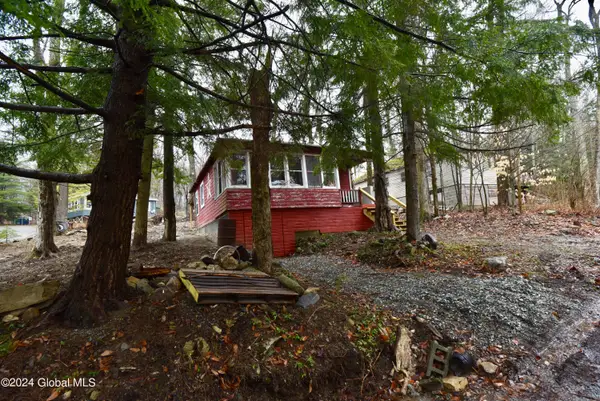 4 Clark Street, Greenfield, NY 12850