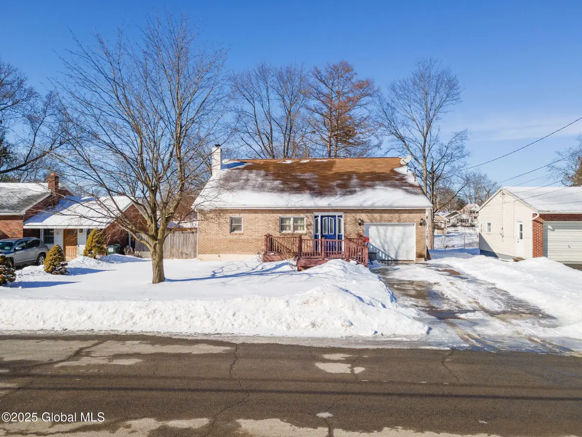 140 Gullott Drive, Rotterdam, NY 12306 - Image #1