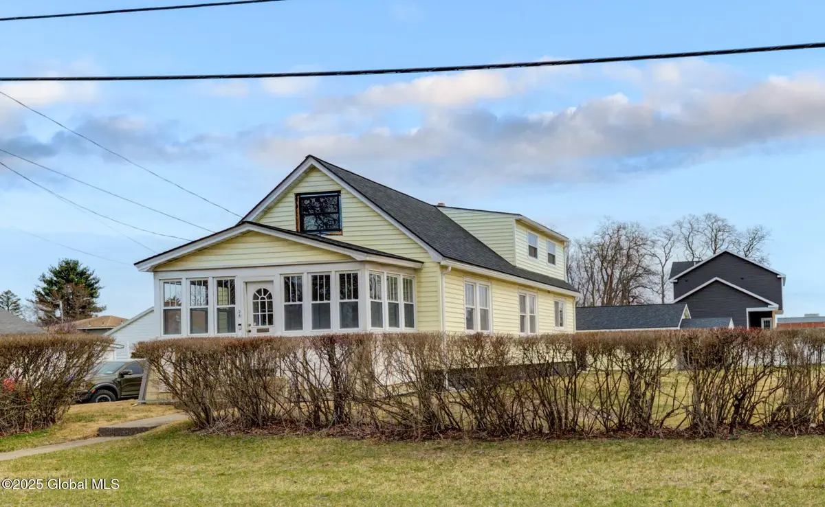 28 Wedgewood Avenue, Rotterdam, NY 12303 - #1