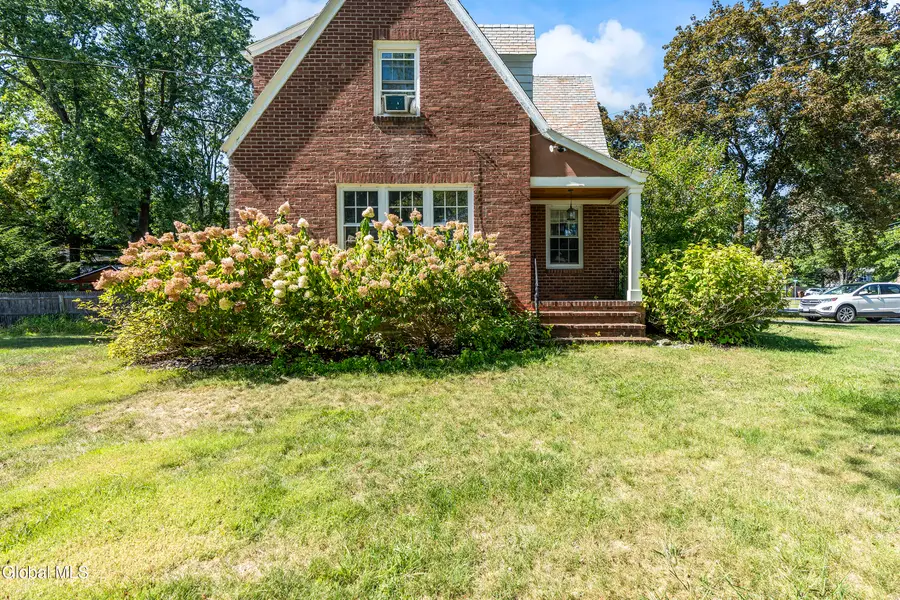 142 Kenwood Avenue, Bethlehem, NY 12054 - #3