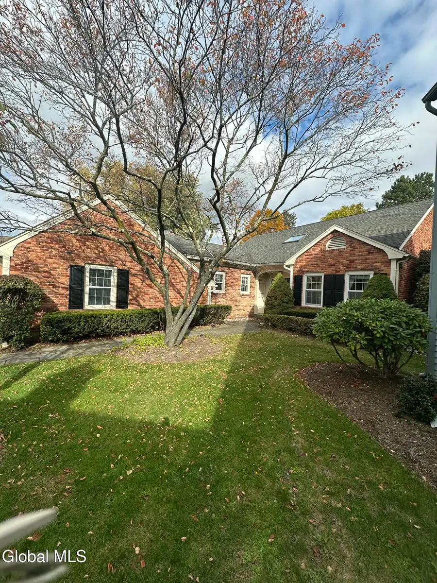 18 Birchwood Court, Albany, NY 12211 - Image #2