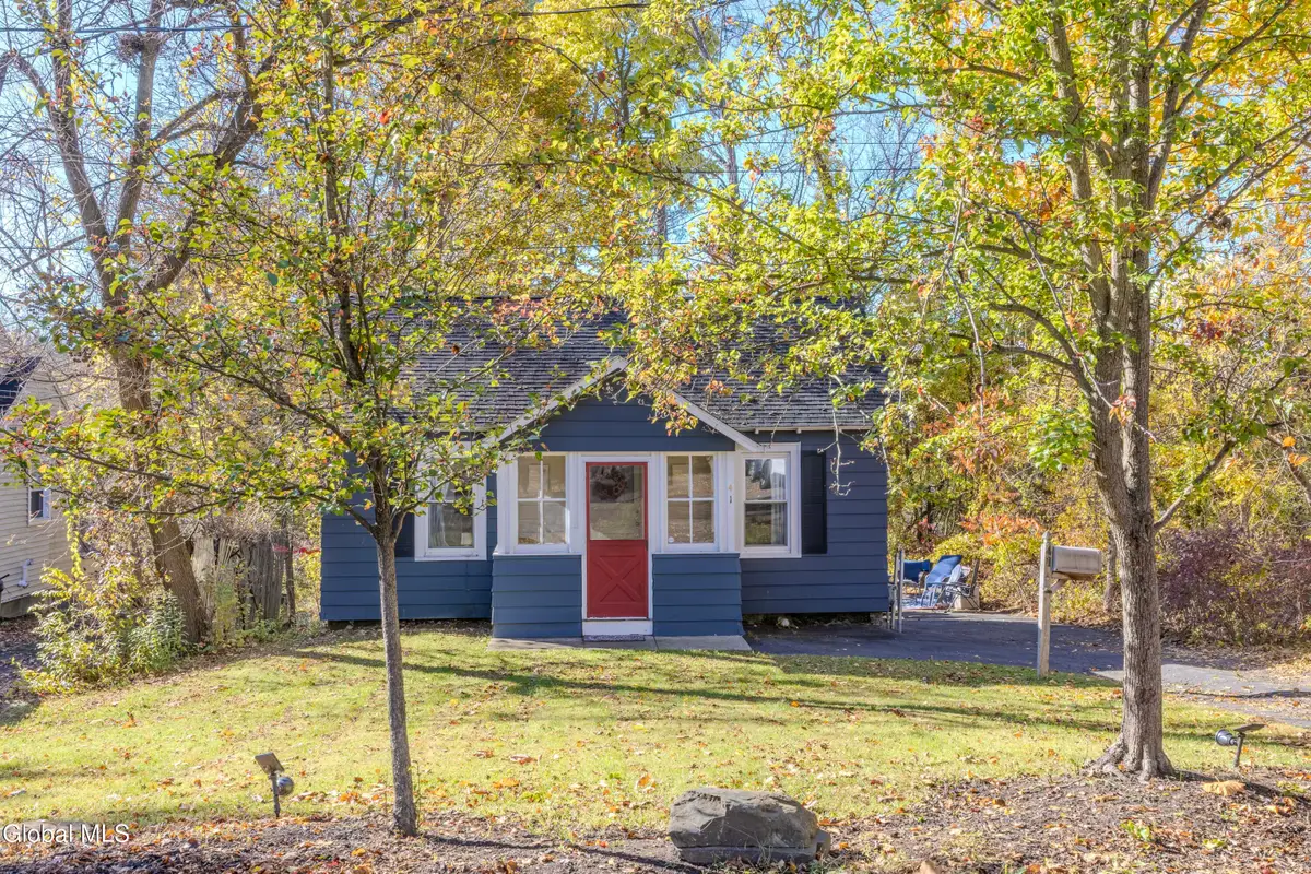 41 Mountainview Avenue, Albany, NY 12208 - Image #1