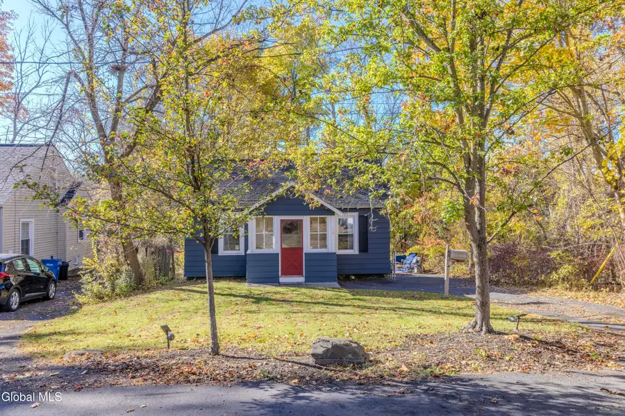 41 Mountainview Avenue, Albany, NY 12208 - Image #2