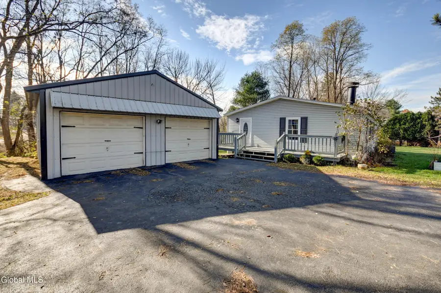 494 Lepper Road, Amsterdam, NY 12010 - Image #2