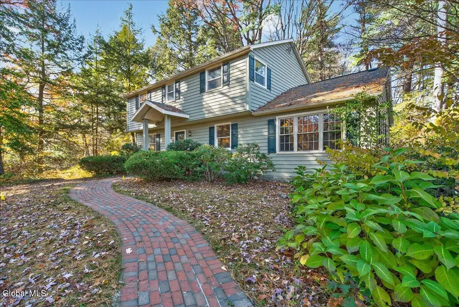 17 Belmonte Lane, Clifton Park, NY 12065 - Image #2